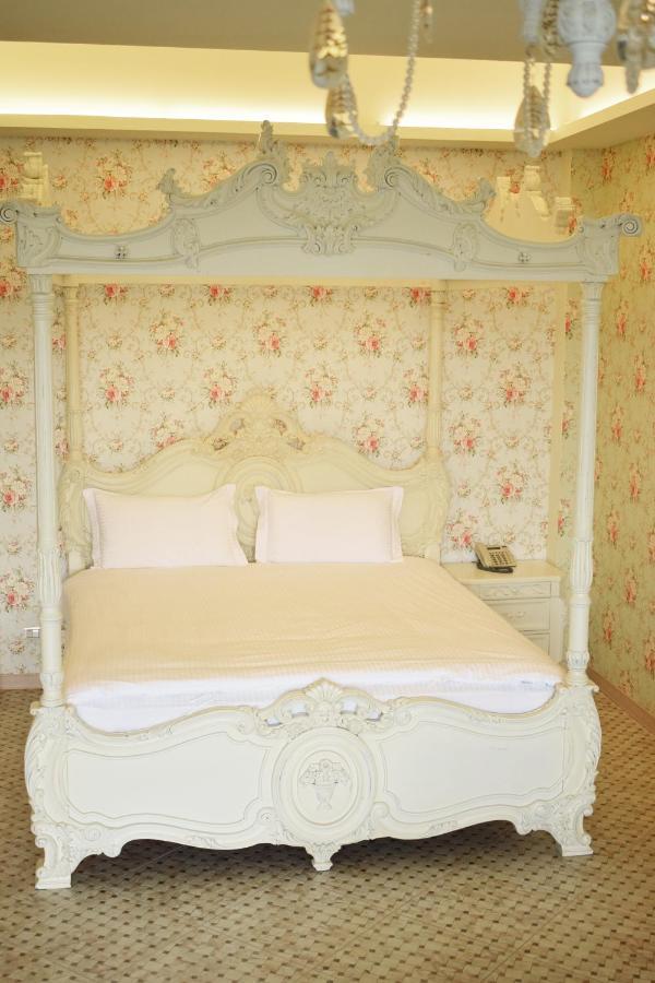 Bliss Bed And Breakfast หยูฉี ภายนอก รูปภาพ